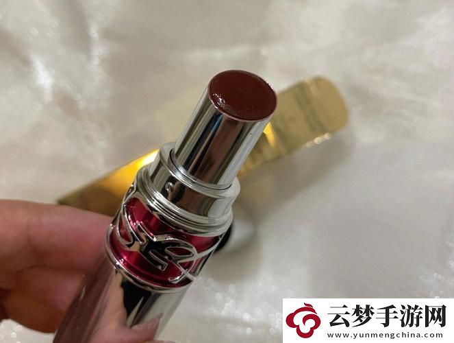 “呦辣辣”！YSL蜜桃色6696