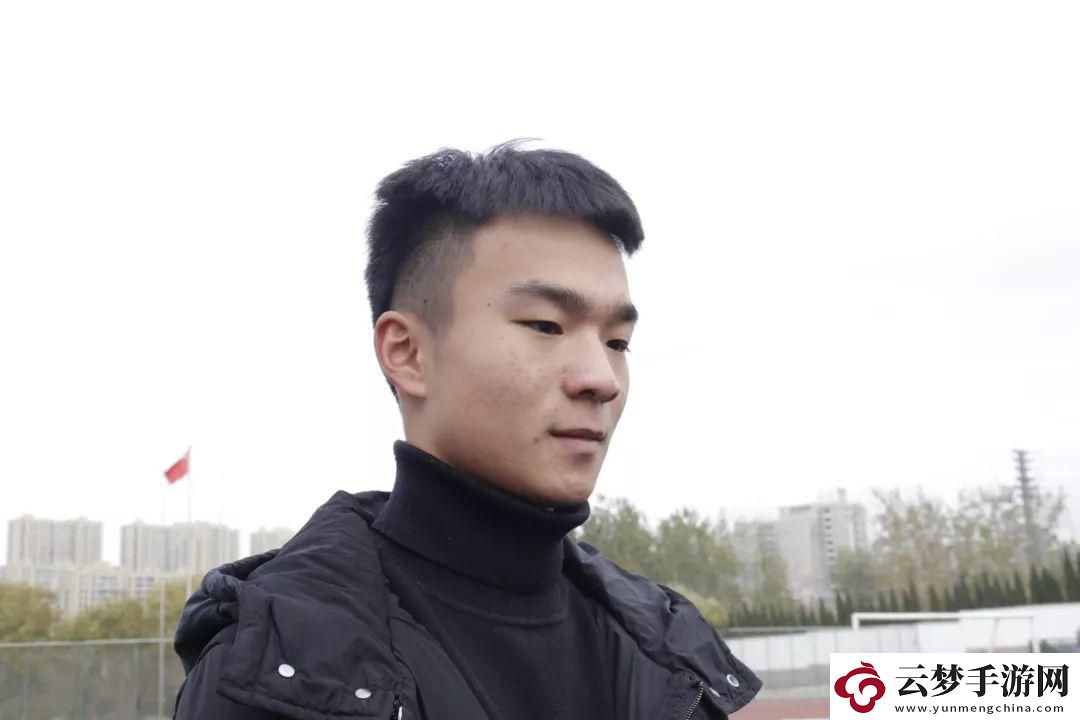 男生和女生一起懟一懟：校園趣事大集合！