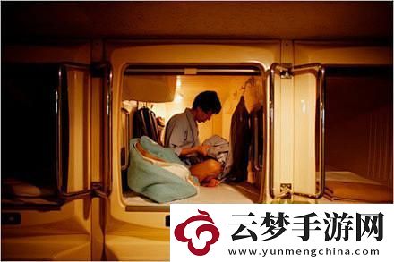 膠囊旅館里-熱量櫻花狂舞-網(wǎng)友：這操作666！