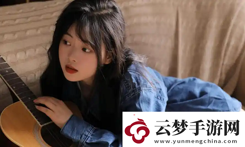幾個裝修工人把我壓在茶幾