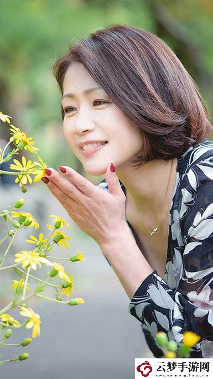 友田真希